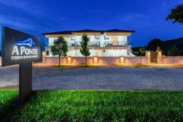 A Ponte Studios & Apartments